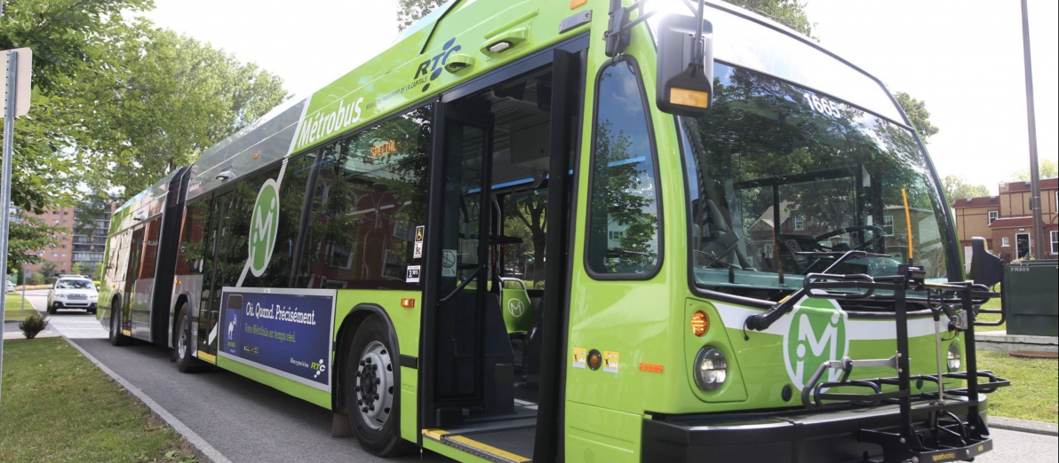 Transport gratuit | Été 2022 | Réseau de transport de la Capitale | Free transportation | Quebec Image d'un autobus | Bus picture | Monsieur Jean l'hôte Particulier
