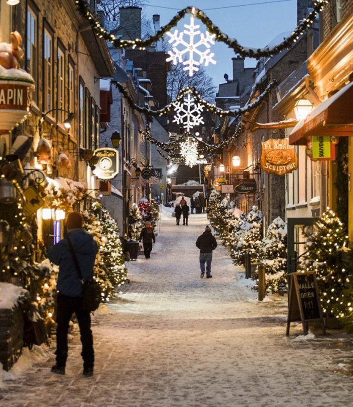 Rue du Petit-Champlain sous la neige en hiver, Vieux-Québec